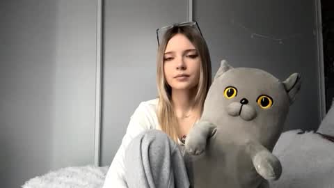 tessiebe online show from February 17, 2026, 11:40 am