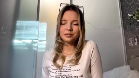 tessiebe online show from February 19, 2026, 12:01 pm