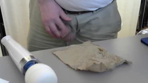 Test the Chat online show from December 18, 2025, 6:41 am