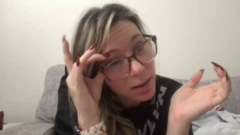 Daphne Summers online show from November 10, 2025, 3:33 pm