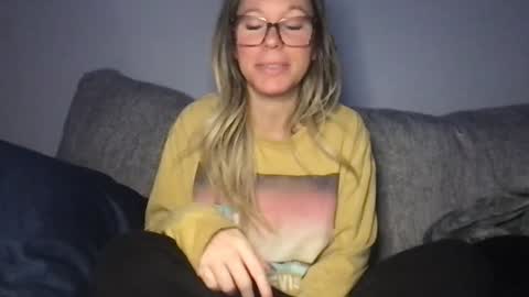 Daphne Summers online show from November 12, 2025, 3:40 am