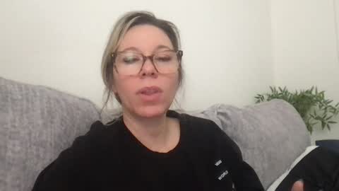 Daphne Summers online show from November 23, 2025, 4:18 pm