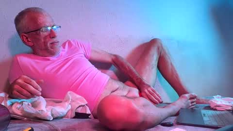 TexPig online show from September 9, 2025, 2:27 pm