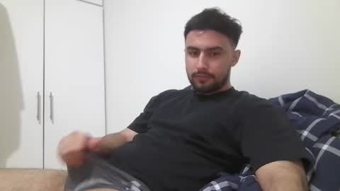 ThaiGuy online show from January 4, 2025, 10:38 am