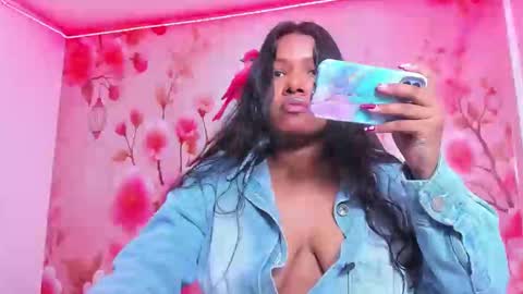 Andreina online show from February 18, 2025, 1:32 am