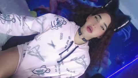 Thalia Girl online show from February 19, 2025, 9:36 pm