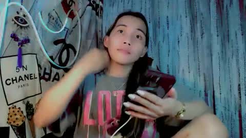 Snapshot of thalia_sunshine chatting on November 15, 2025, 11:51 am Thalia online show from November 15, 2025, 11:51 am