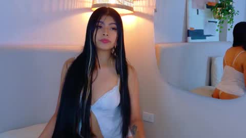 thalianarosse online show from March 20, 2026, 4:06 am