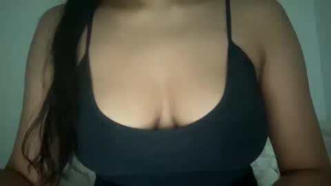 Melanie online show from October 13, 2025, 7:36 pm