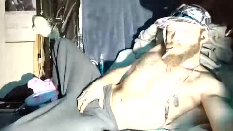 Snapshot of thatguy_2392 chatting on December 27, 2024, 1:43 am thatcouple online show from December 27, 2024, 1:43 am