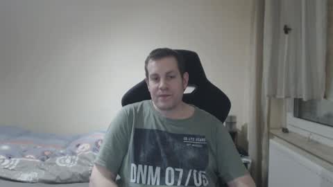 Snapshot of thatguyyeahhim chatting on January 18, 2025, 2:25 am thatguyyeahhim online show from January 18, 2025, 2:25 am