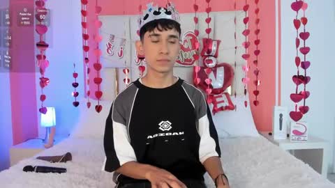 Thayler  online show from February 7, 2025, 11:23 am