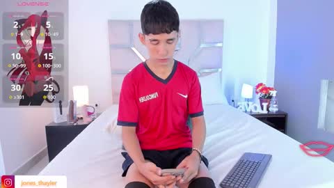 Thayler  online show from January 10, 2026, 11:12 am