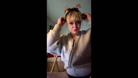 Snapshot of the_arctic_beaty chatting on February 27, 2026, 2:44 am the_arctic_beaty online show from February 27, 2026, 2:44 am