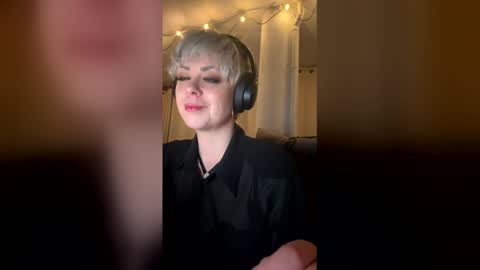 Snapshot of the_arctic_beaty chatting on March 1, 2026, 10:45 pm the_arctic_beaty online show from March 1, 2026, 10:45 pm