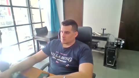 Snapshot of the_dark_knive_ chatting on October 5, 2025, 6:17 pm the_dark_knive_ online show from October 5, 2025, 6:17 pm