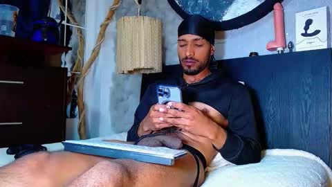 the dog lian online show from November 11, 2025, 2:50 pm