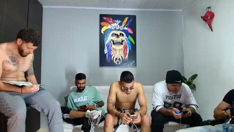 SCOTT  THEO  KAMERON  GENDERSON online show from December 20, 2024, 3:47 am