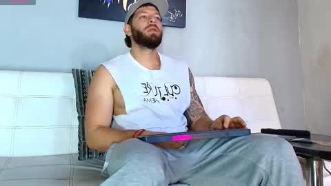 SCOTT  THEO  KAMERON  GENDERSON online show from February 28, 2025, 2:09 pm