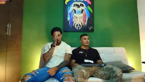 SCOTT  THEO  KAMERON  GENDERSON online show from November 5, 2025, 1:27 am