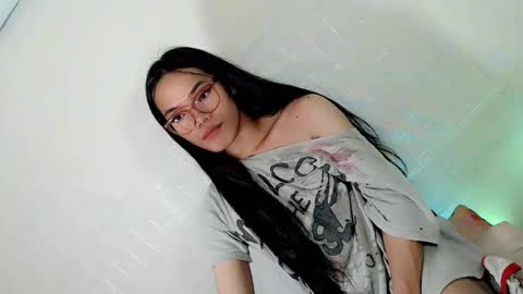 the_horny_bella online show from April 14, 2026, 8:37 pm