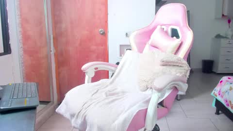 Snapshot of the_queen_aleja chatting on April 16, 2026, 3:13 pm IGAleja queen1 online show from April 16, 2026, 3:13 pm