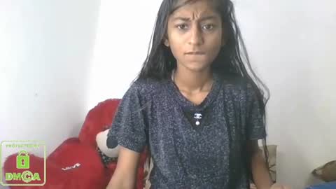 Snapshot of the_right_girl chatting on December 23, 2024, 5:49 am Suzan Sexy online show from December 23, 2024, 5:49 am