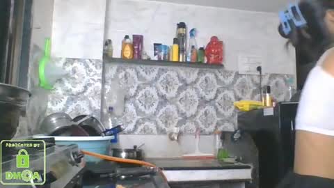 Snapshot of the_right_girl chatting on January 8, 2025, 4:54 pm Suzan Sexy online show from January 8, 2025, 4:54 pm