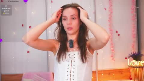 My name is Cynthia and Im very happy to see you in my sweet room  online show from May 23, 2026, 3:45 am
