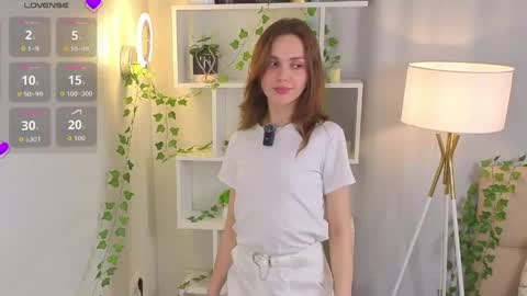 My name is Cynthia and Im very happy to see you in my sweet room  online show from June 8, 2026, 3:07 am