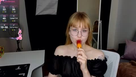 Snapshot of thea_quill chatting on March 30, 2026, 1:45 pm thea_quill online show from March 30, 2026, 1:45 pm