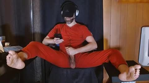 Snapshot of thebarefootgamer chatting on January 10, 2025, 6:49 pm Blue and Red online show from January 10, 2025, 6:49 pm