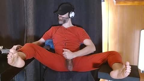 Snapshot of thebarefootgamer chatting on January 12, 2025, 4:40 pm Blue and Red online show from January 12, 2025, 4:40 pm