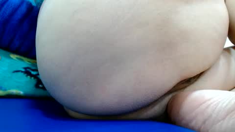 Snapshot of thebestpussyhairy chatting on December 21, 2024, 9:55 am    Karla    online show from December 21, 2024, 9:55 am