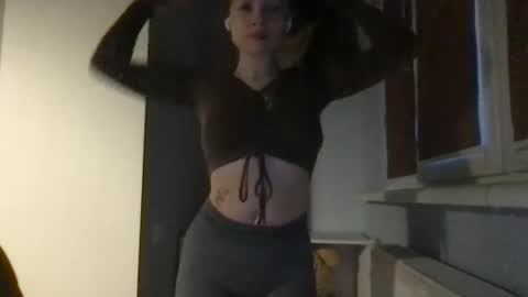 Snapshot of thecrystal chatting on February 16, 2025, 3:59 pm Crystal online show from February 16, 2025, 3:59 pm