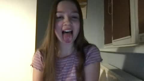 Snapshot of thecrystal chatting on February 17, 2025, 8:26 pm Crystal online show from February 17, 2025, 8:26 pm