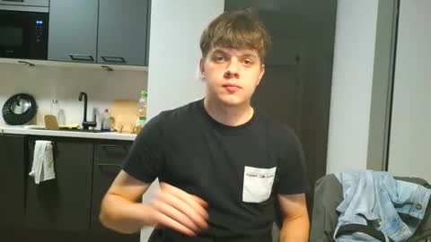 Snapshot of thecuteguy144949 chatting on October 31, 2025, 3:57 pm thecuteguy144949 online show from October 31, 2025, 3:57 pm