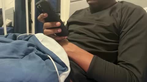 Snapshot of theeshooterr chatting on January 17, 2025, 10:56 pm theeshooterr online show from January 17, 2025, 10:56 pm