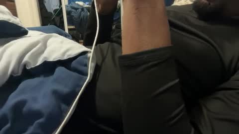 Snapshot of theeshooterr chatting on February 10, 2025, 12:19 am theeshooterr online show from February 10, 2025, 12:19 am