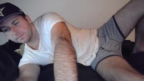 Theetwohander online show from October 21, 2025, 2:01 am