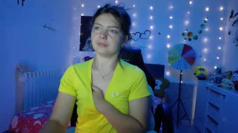 Snapshot of thefarmergirl chatting on September 25, 2025, 3:32 am TheFarmergirl online show from September 25, 2025, 3:32 am