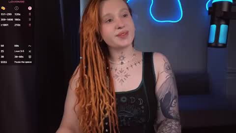 Snapshot of thefullredmoon chatting on May 8, 2026, 11:37 am Moon online show from May 8, 2026, 11:37 am