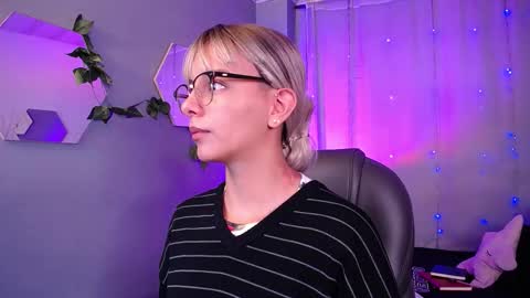 Peyton online show from October 29, 2025, 3:42 am