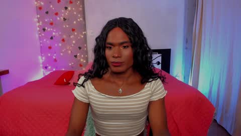 Snapshot of thegoldenbitch chatting on December 30, 2024, 12:22 am Goldie online show from December 30, 2024, 12:22 am