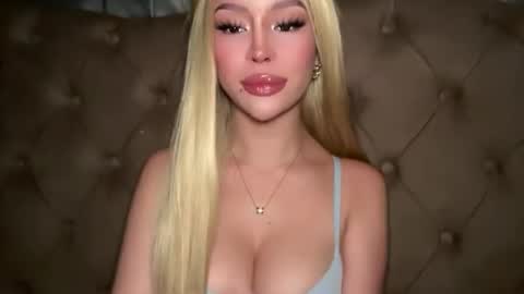 Elle  dont forget to folloW me and thumbs up online show from April 16, 2026, 3:40 am