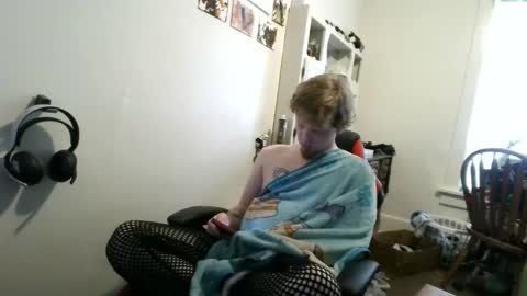 Snapshot of thehotfoxdd chatting on February 14, 2026, 5:43 pm fuzzyfox online show from February 14, 2026, 5:43 pm