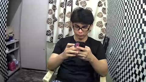 Snapshot of thehugecomeback chatting on January 10, 2025, 11:22 am Xerxis online show from January 10, 2025, 11:22 am