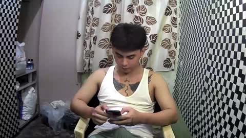 Snapshot of thehugecomeback chatting on January 19, 2025, 4:36 pm Xerxis online show from January 19, 2025, 4:36 pm