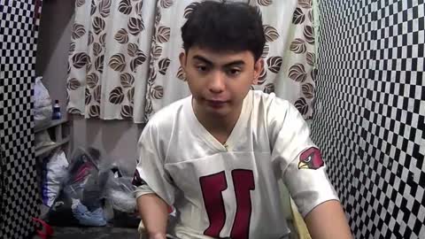 Snapshot of thehugecomeback chatting on January 28, 2025, 5:56 pm Xerxis online show from January 28, 2025, 5:56 pm