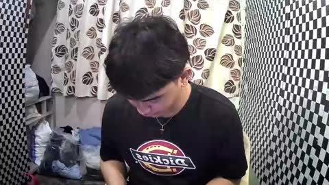 Snapshot of thehugecomeback chatting on January 30, 2025, 4:24 pm Xerxis online show from January 30, 2025, 4:24 pm